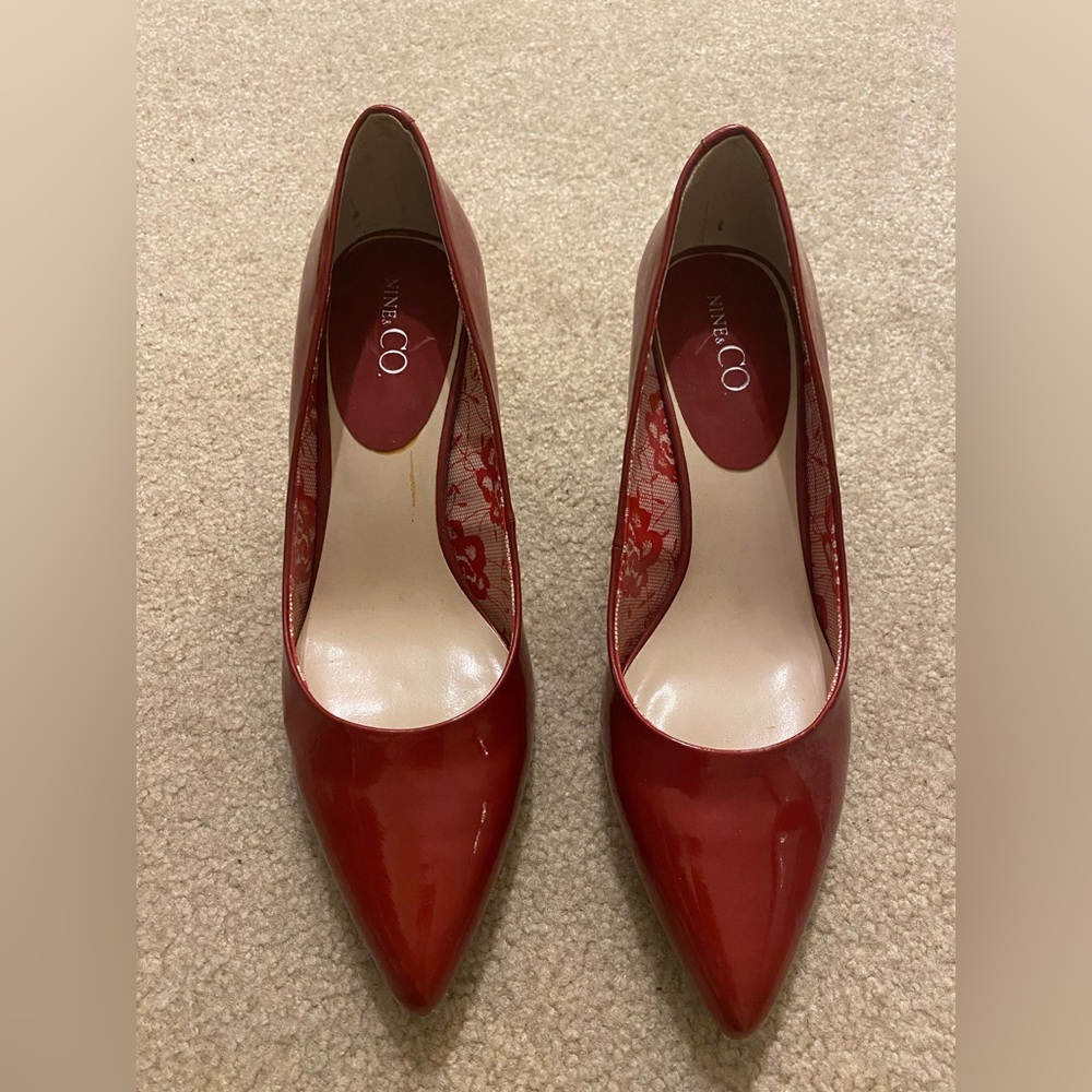 Nine & Co, red shoes, Size 9